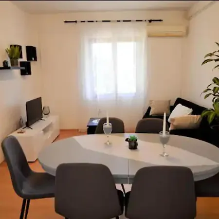 Beachside - Sleeps 5 Parking & Views Апартаменты