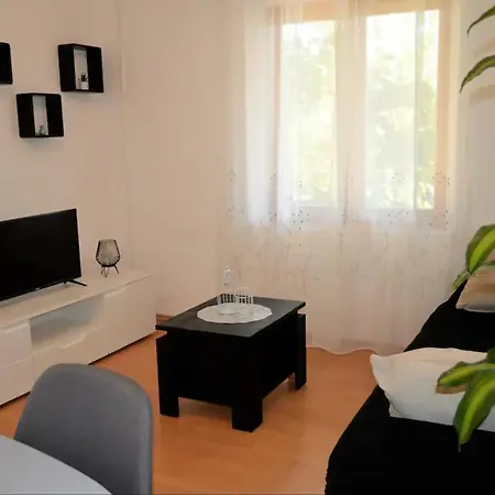 Beachside - Sleeps 5 Parking & Views Poljica (Trogir)