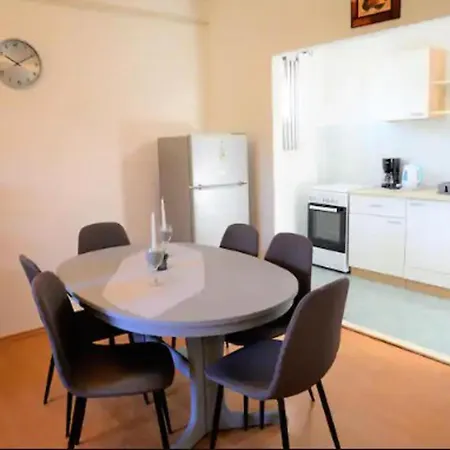 Апартаменты Beachside - Sleeps 5 Parking & Views *