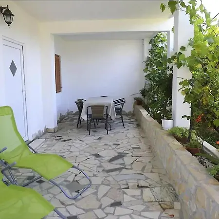 Апартаменты Beachside - Sleeps 5 Parking & Views
