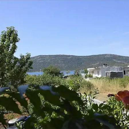 Апартаменты Beachside - Sleeps 5 Parking & Views *