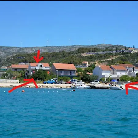Beachside - Sleeps 5 Parking & Views * Poljica (Trogir)